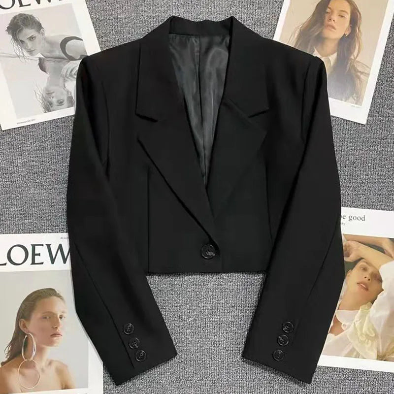 ChicEdge Black Cropped Blazer