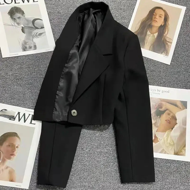 ChicEdge Black Cropped Blazer