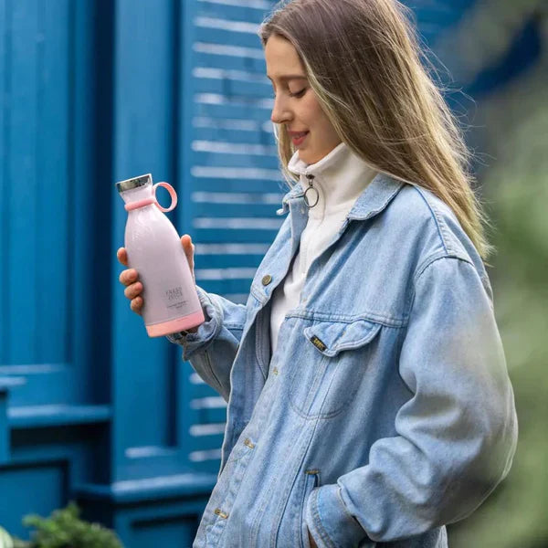 JuiceJet Go™ – USB Mini Travel-Sized Blender for Fresh Sips Anywhere