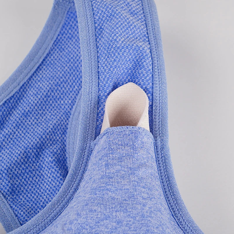 SculptAura Seamless Workout Set – Hollow-Back Bra & CurveLift Shorts